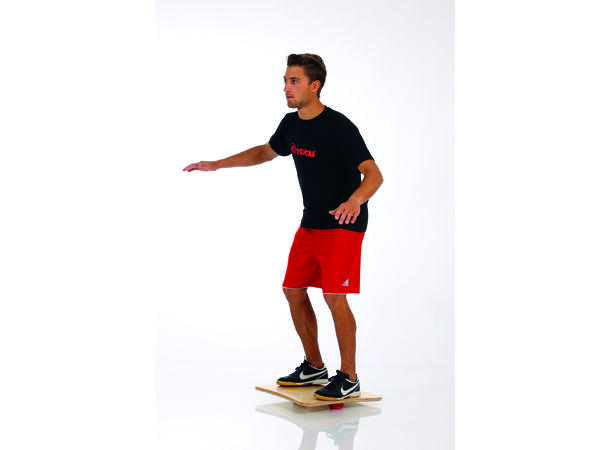 Togu Balanza Physiowippe Wood with Red Size 48 x 48 x 7 cm. Weight 2990g