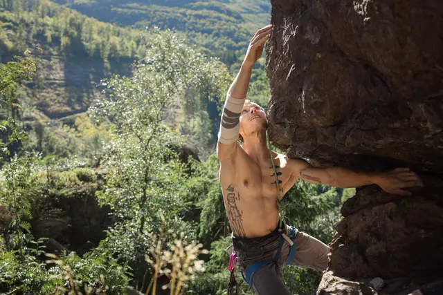 Bauerfeind Outdoor Comp Elbow Support Small 