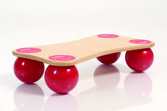 Togu Balanza Ballstep Mini Størrelse 64 x 34 x 14 cm. Vekt 2.900g 